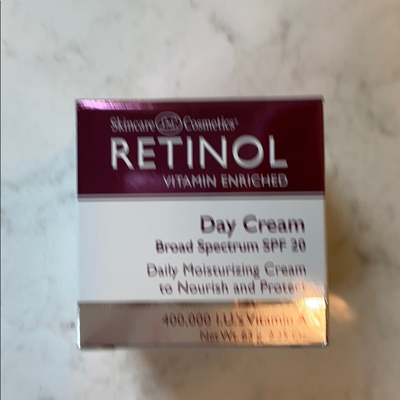 Retinol Day Cream broad Spectrum SPF 20 - Picture 2 of 5